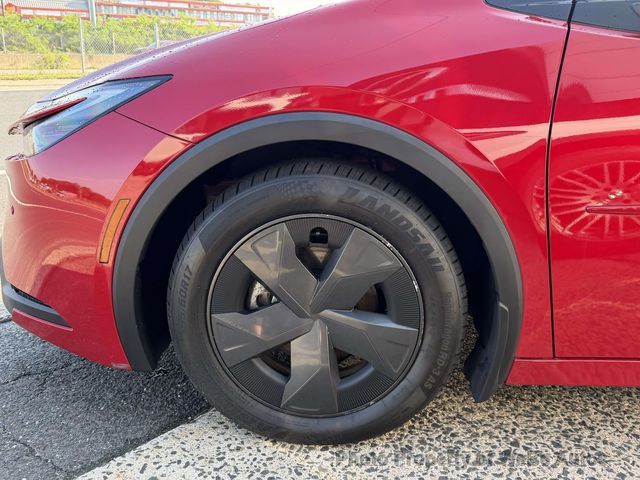 2024 Toyota Prius LE - 23045578 - 5