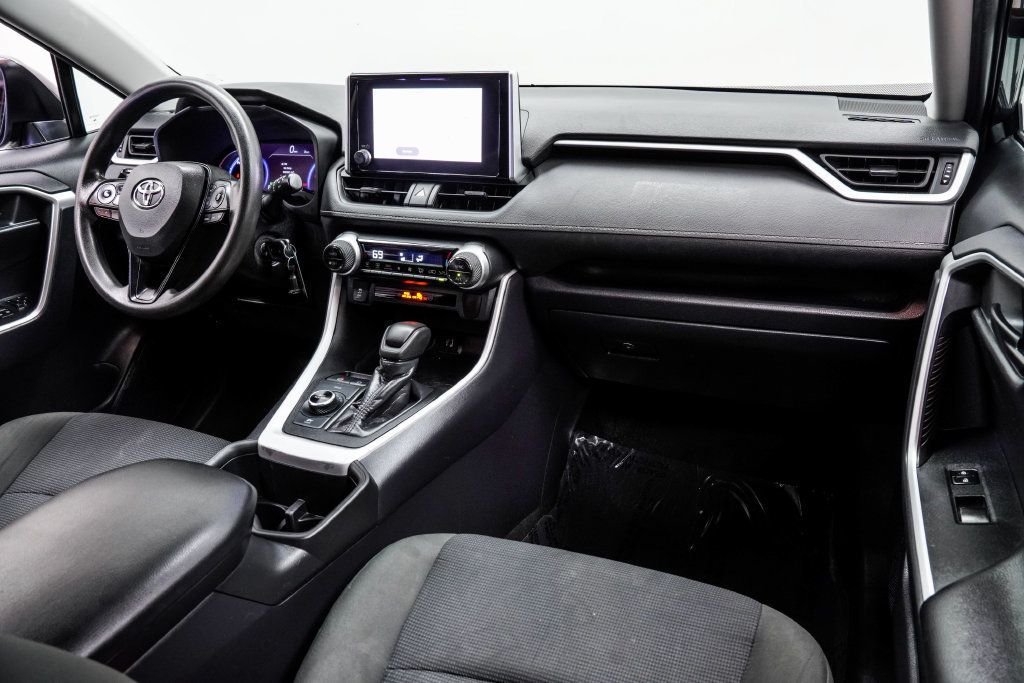 Toyota RAV4 photo 16