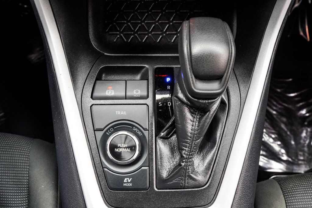 Toyota RAV4 photo 19
