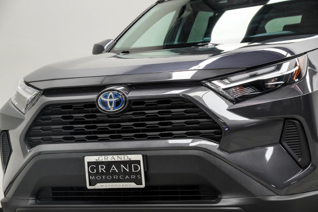 Toyota RAV4 photo 2