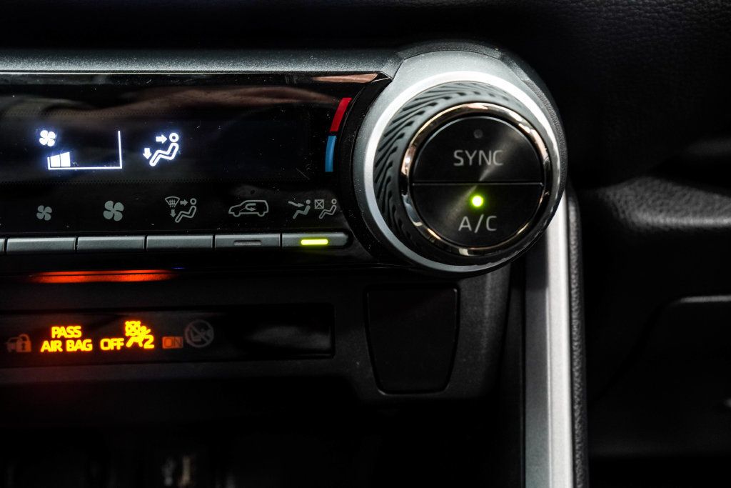 Toyota RAV4 photo 21