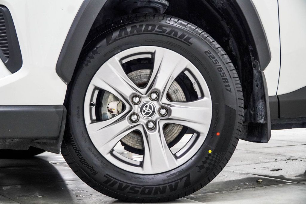 Toyota RAV4 photo 6