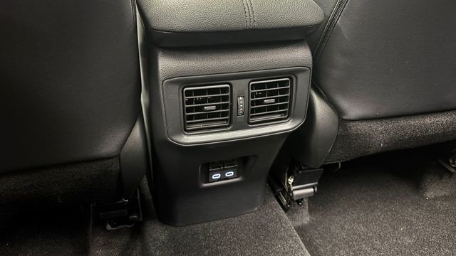 2024 Toyota RAV4 Hybrid Limited AWD - 23034746 - 29