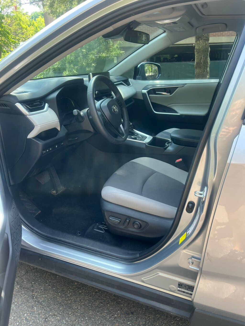 2024 Toyota RAV4 Hybrid XLE AWD - 23028848 - 10