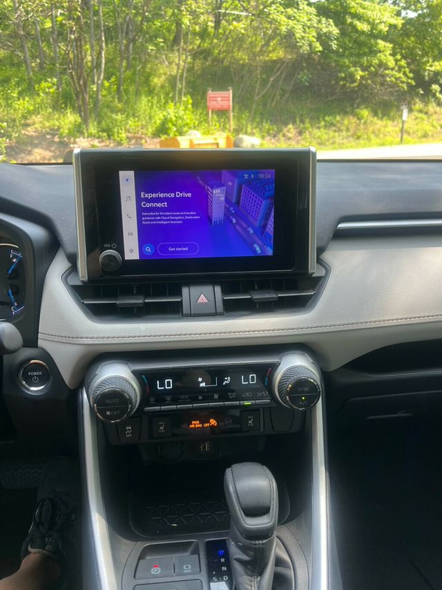 2024 Toyota RAV4 Hybrid XLE AWD - 23028848 - 11