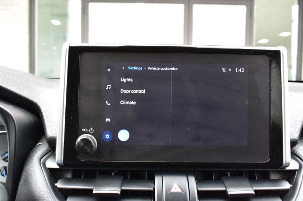 2024 Toyota RAV4 Hybrid XLE AWD - 22964916 - 36