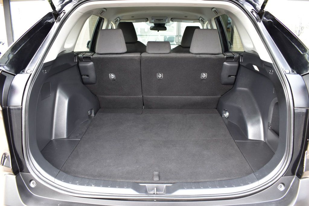 2024 Toyota RAV4 Hybrid XLE AWD - 22964916 - 39