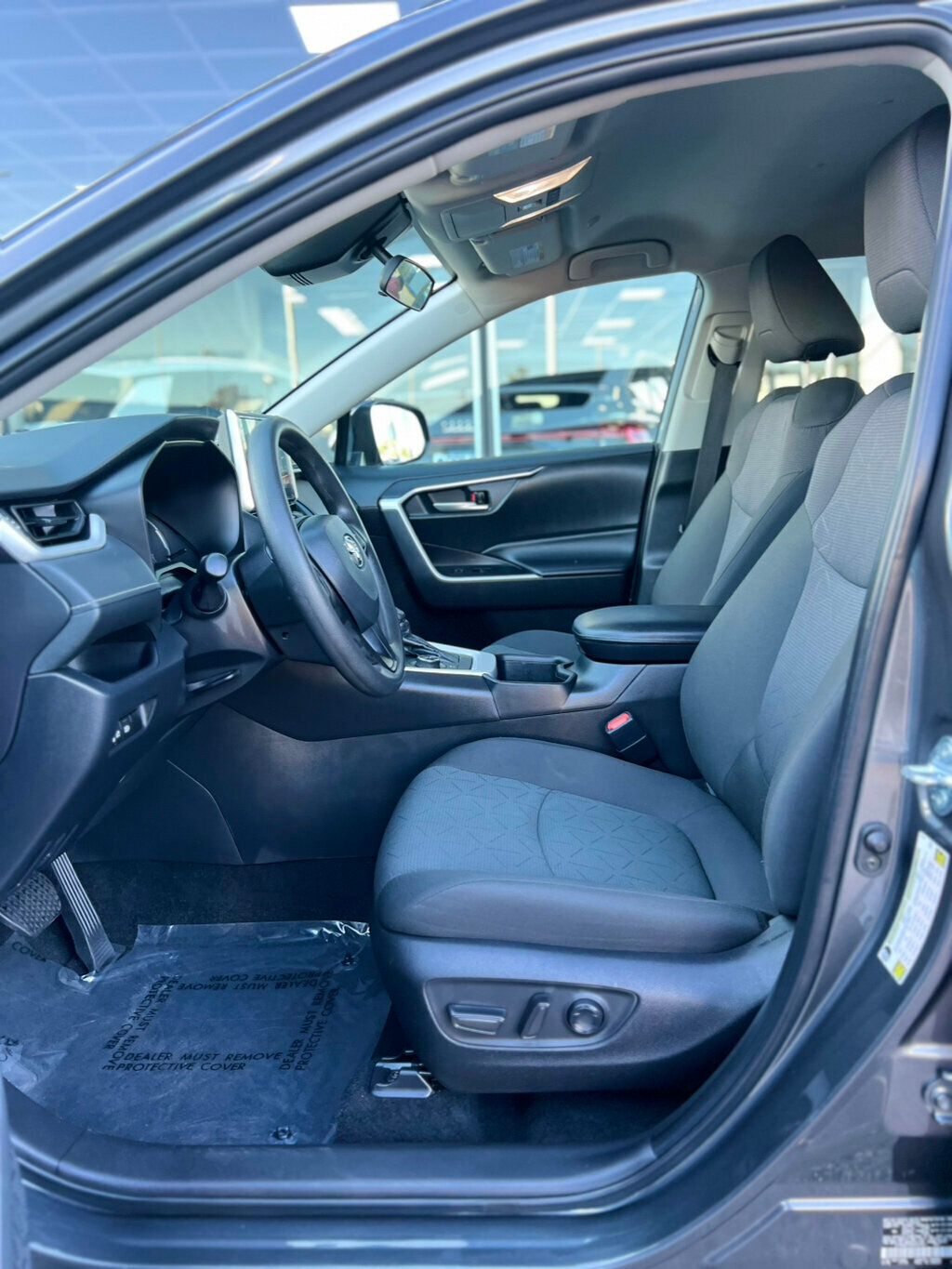 2024 Toyota RAV4 Hybrid XLE photo 13