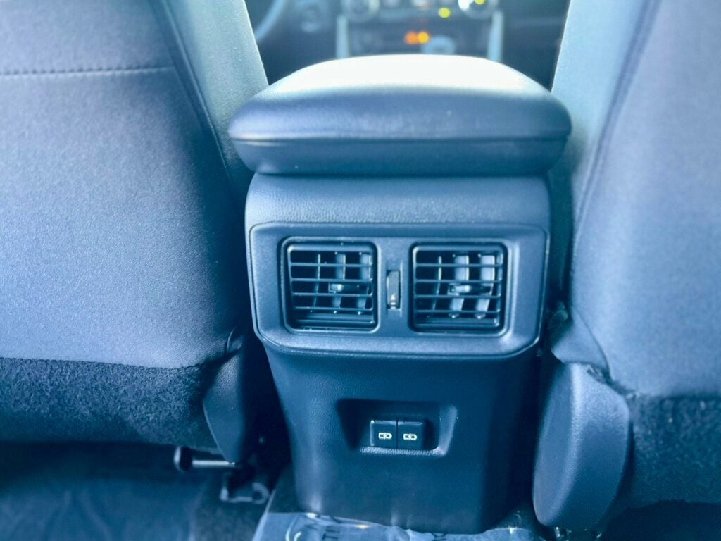 2024 Toyota RAV4 Hybrid XLE photo 16
