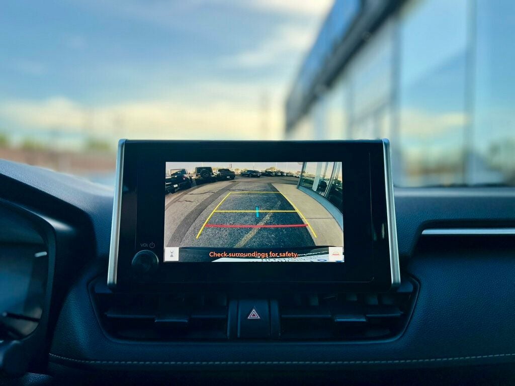 2024 Toyota RAV4 Hybrid XLE photo 23