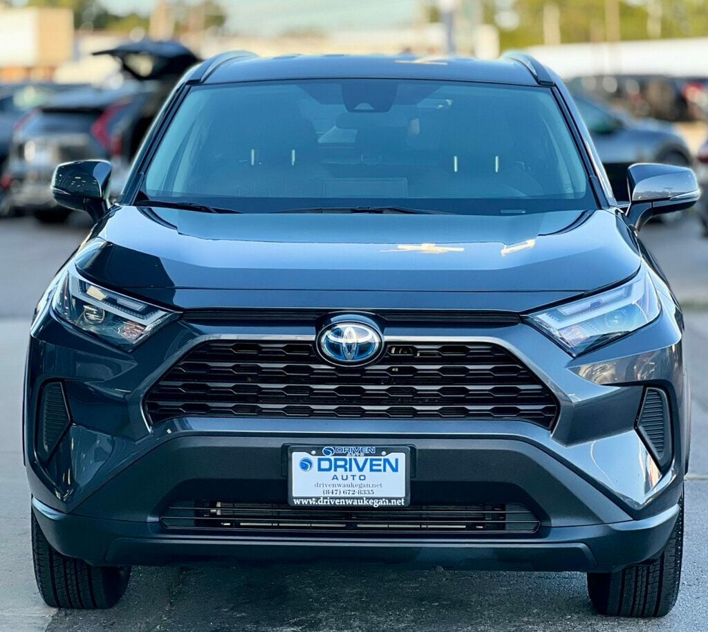 2024 Toyota RAV4 Hybrid XLE photo 5