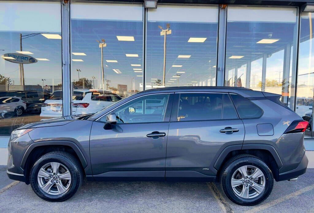 2024 Toyota RAV4 Hybrid XLE AWD - 22921869 - 35