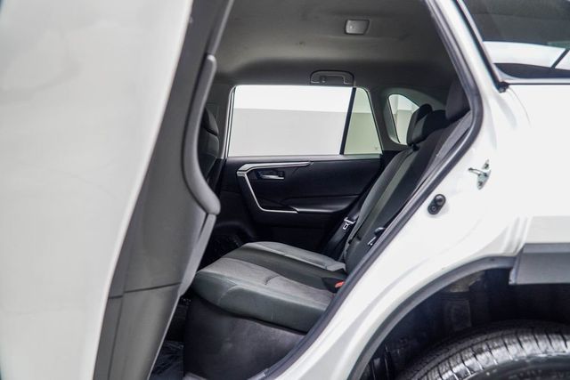 2024 Toyota RAV4 Hybrid XLE AWD - 23006341 - 37