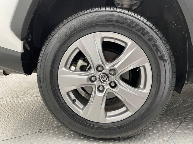 2024 Toyota RAV4 Hybrid XLE AWD - 22921668 - 46