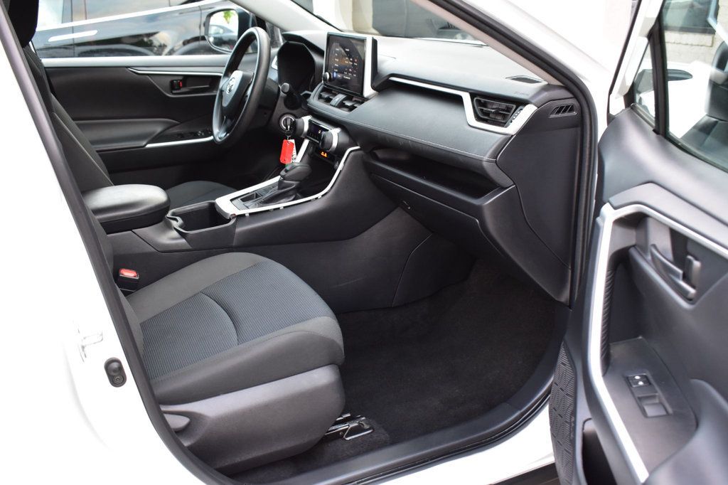 2024 Toyota RAV4 LE AWD - 23019859 - 17