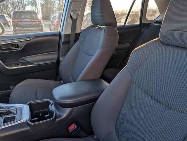 2024 Toyota RAV4 LE AWD - 22977541 - 11