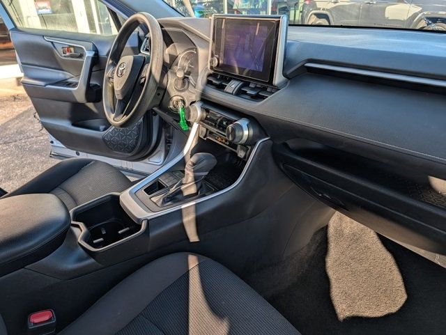 2024 Toyota RAV4 LE AWD - 22977541 - 19