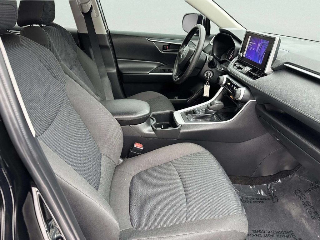 2024 Toyota RAV4 LE AWD - 22967033 - 18