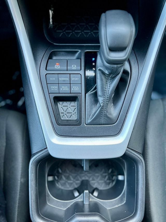 2024 Toyota RAV4 LE AWD - 22921862 - 21