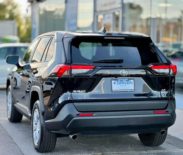 2024 Toyota RAV4 LE AWD - 22921862 - 2