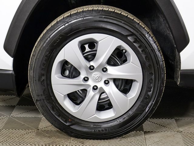 2024 Toyota RAV4 LE AWD - 22994572 - 17