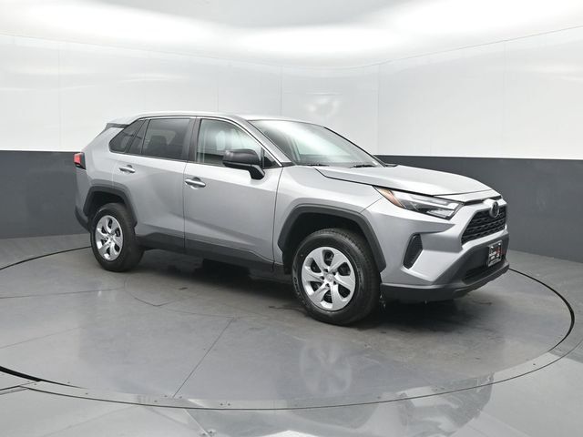 2024 Toyota RAV4 LE AWD - 22971962 - 39