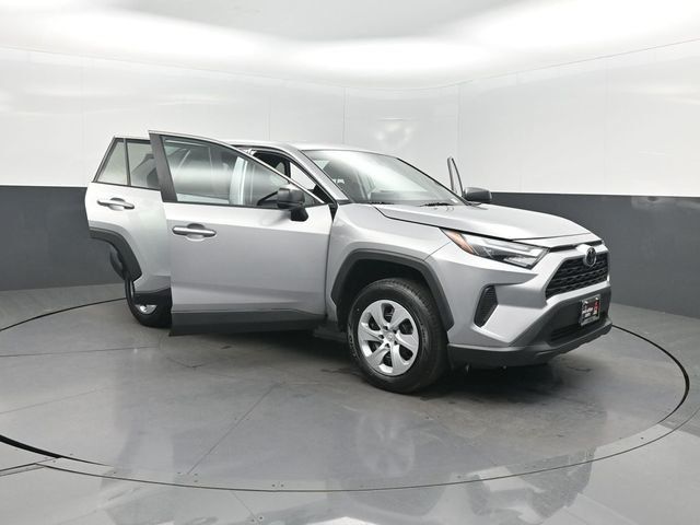 2024 Toyota RAV4 LE AWD - 22971962 - 43