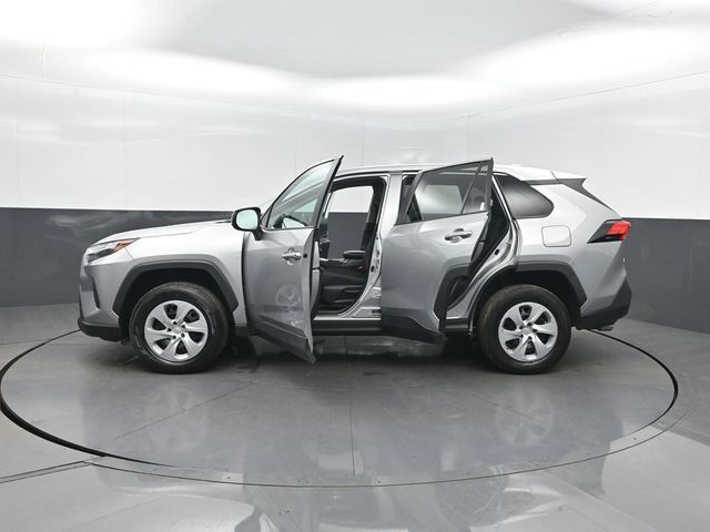 2024 Toyota RAV4 LE AWD - 22971962 - 44