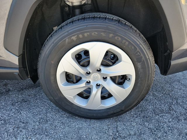 2024 Toyota RAV4 LE AWD - 22995407 - 21