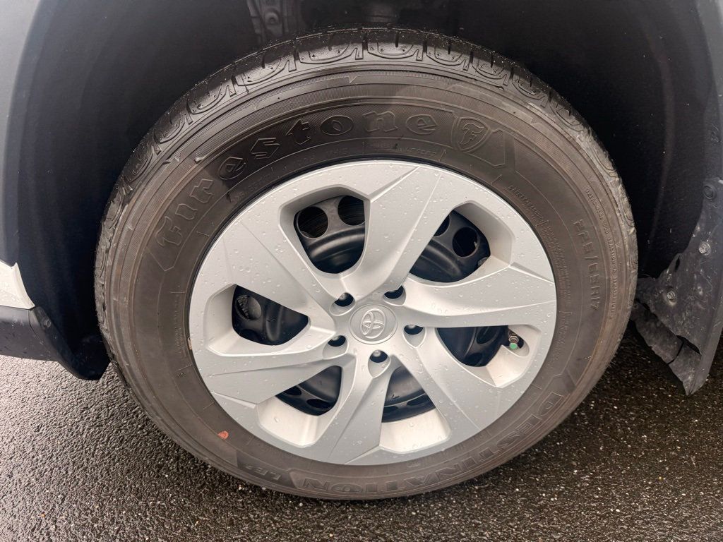 2024 Toyota RAV4 LE FWD - 22999059 - 23