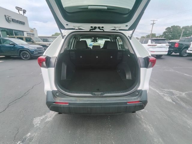2024 Toyota RAV4 LE FWD - 23030233 - 20