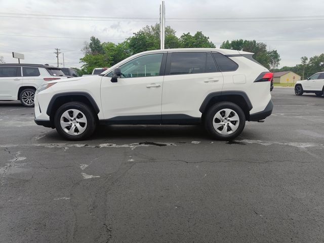 2024 Toyota RAV4 LE FWD - 23030233 - 4