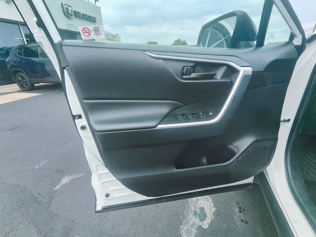 2024 Toyota RAV4 LE FWD - 23030233 - 8