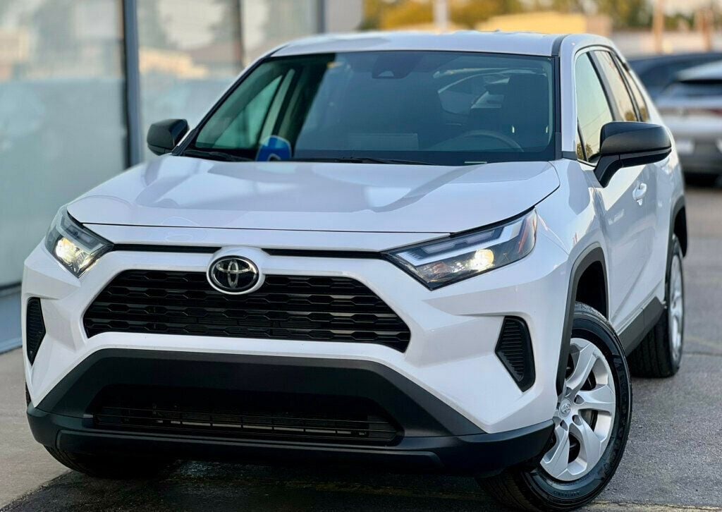 2024 Toyota RAV4 LE FWD - 22921866 - 0