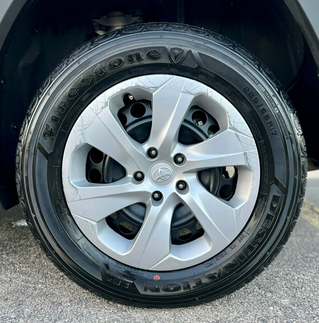 2024 Toyota RAV4 LE FWD - 22921866 - 22