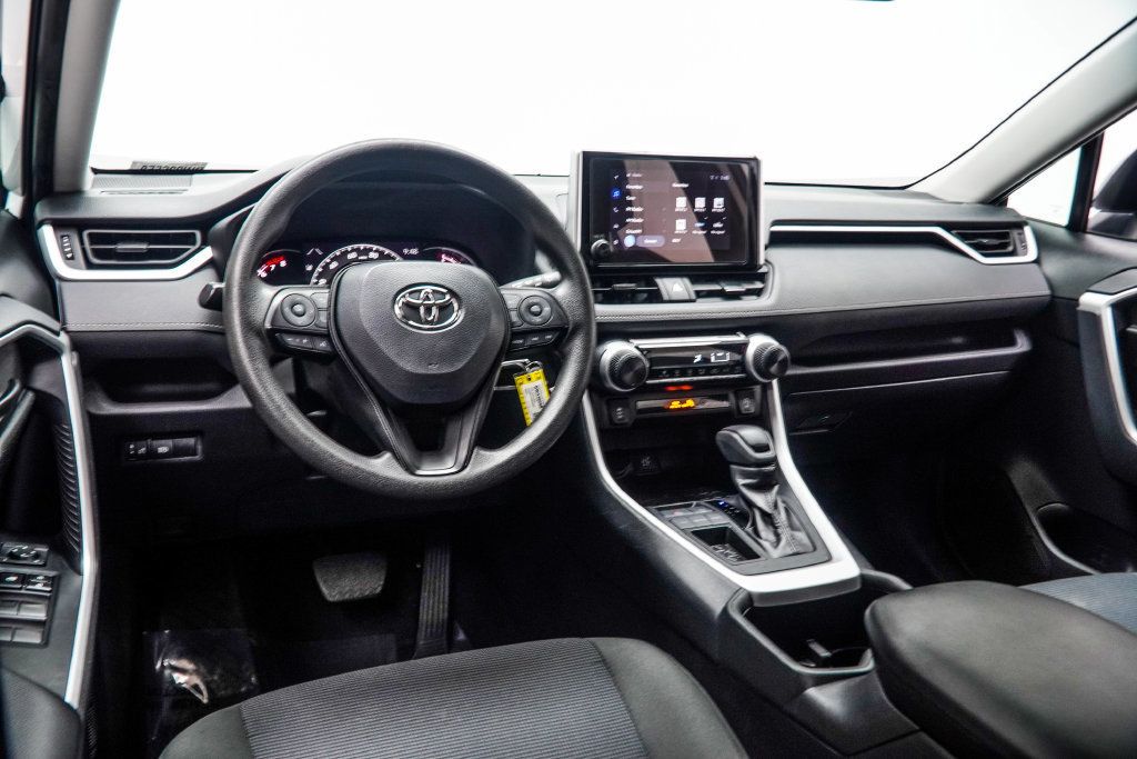 Toyota RAV4 photo 17