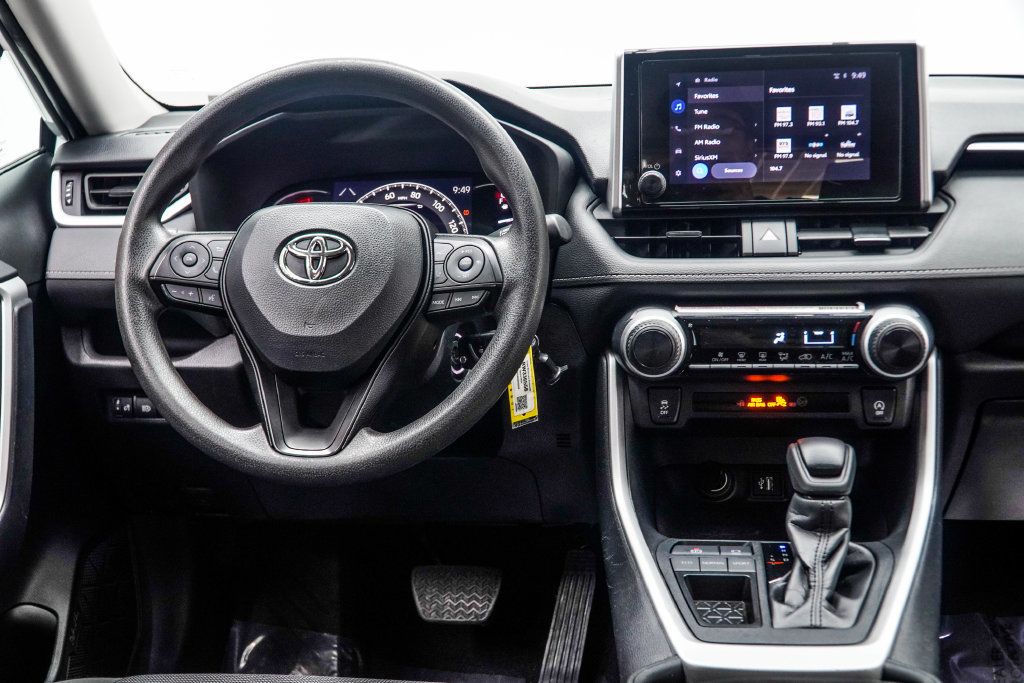 Toyota RAV4 photo 18