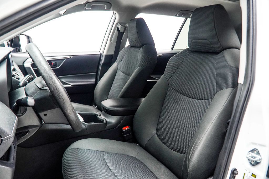 Toyota RAV4 photo 33