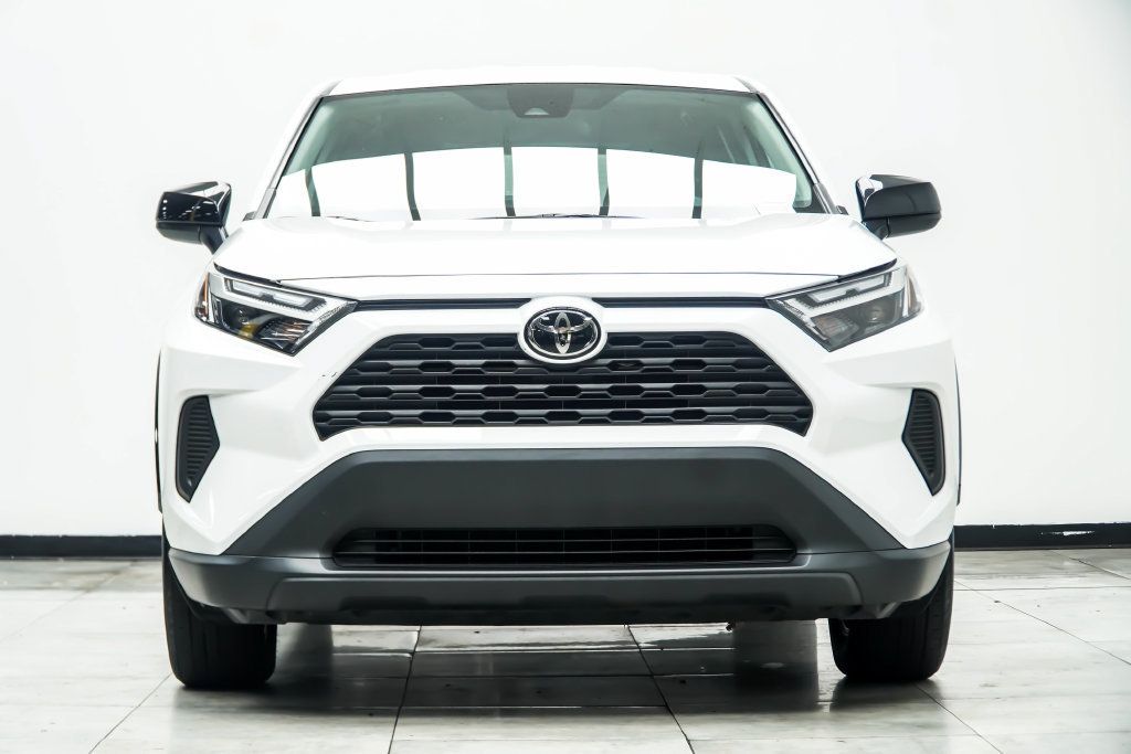 Toyota RAV4 photo 9