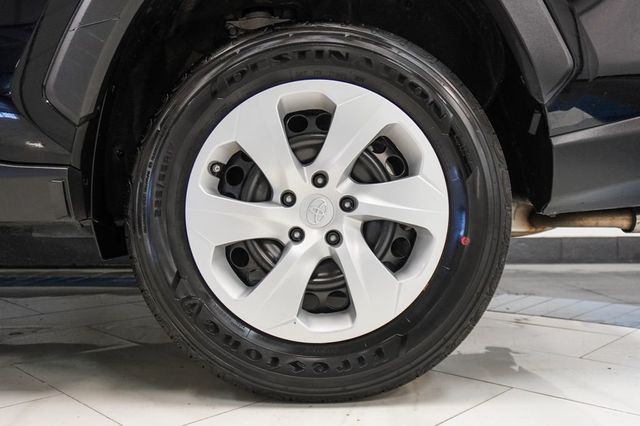 2024 Toyota RAV4 LE FWD - 22983905 - 33
