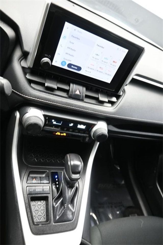 2024 Toyota RAV4 LE FWD - 22969855 - 23