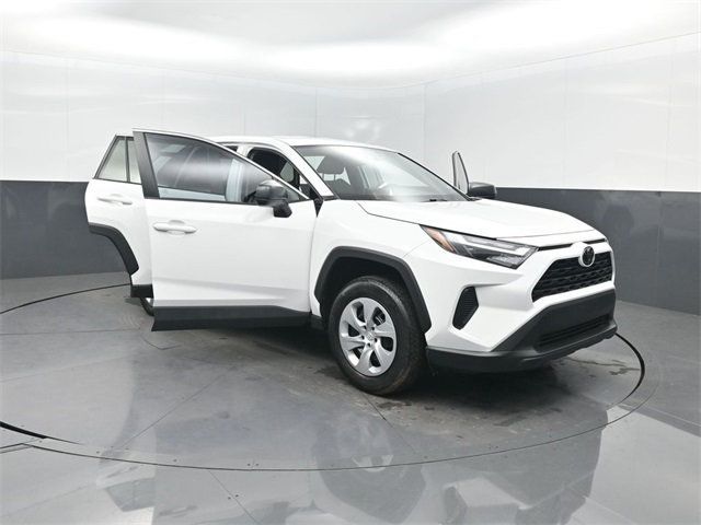 2024 Toyota RAV4 LE FWD - 22969855 - 40