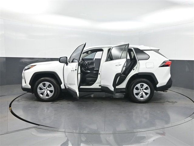 2024 Toyota RAV4 LE FWD - 22969855 - 41