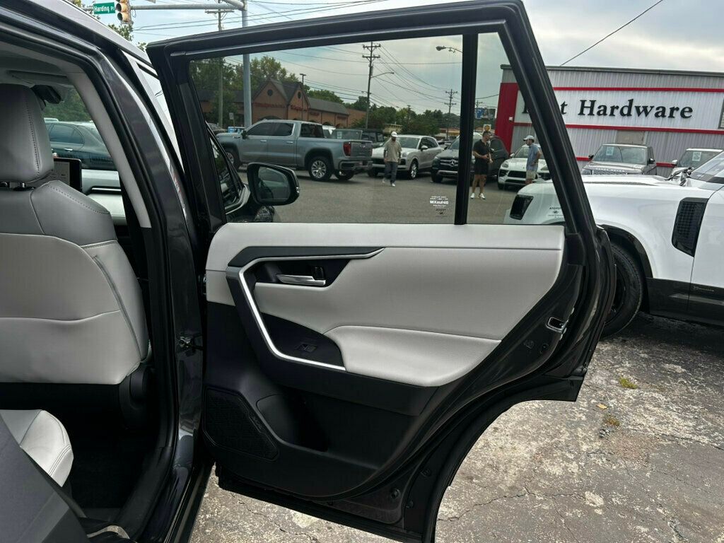 2024 Toyota RAV4 XLE Premium photo 13