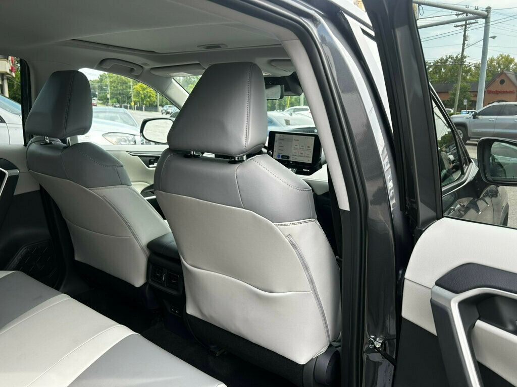 2024 Toyota RAV4 XLE Premium photo 15