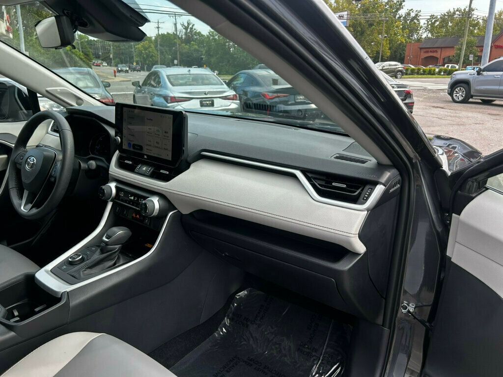 2024 Toyota RAV4 XLE Premium photo 18