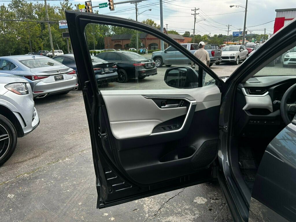 2024 Toyota RAV4 XLE Premium photo 4