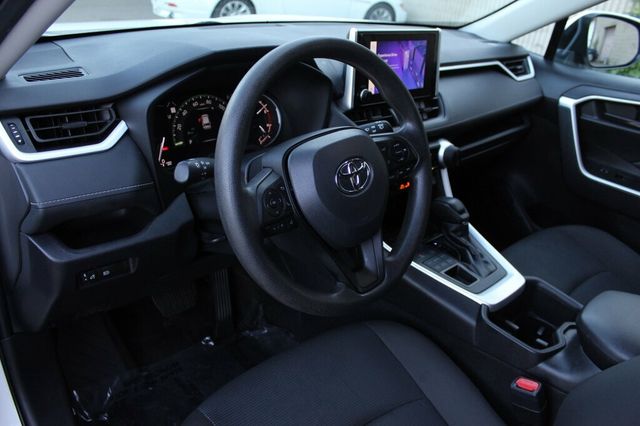 2024 Toyota RAV4 ONE OWNER AWD LE  - 23074590 - 23