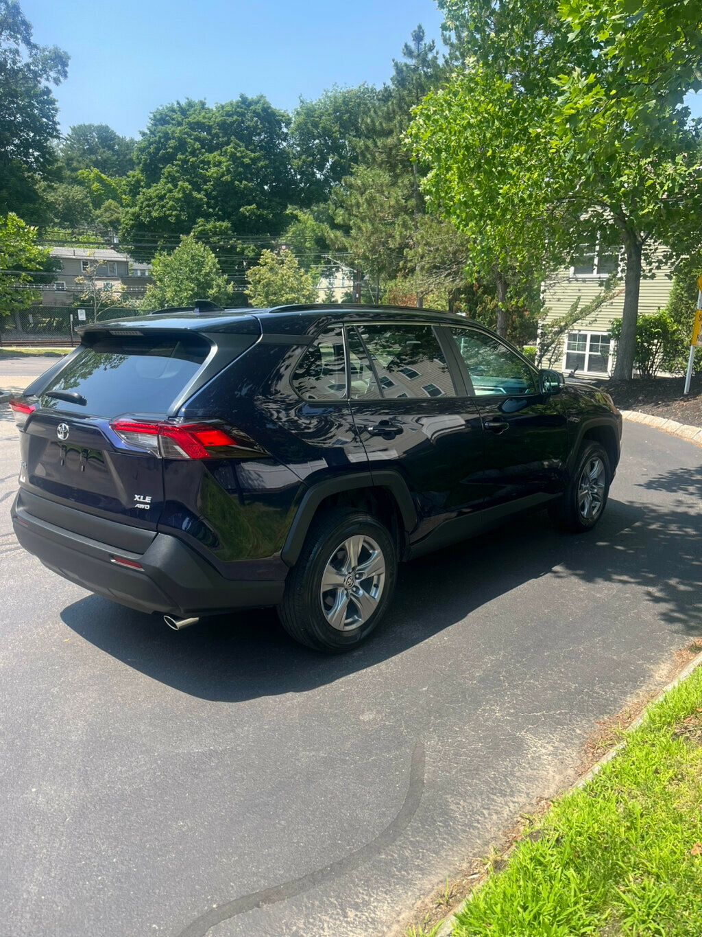 2024 Toyota RAV4 XLE AWD - 23047422 - 3