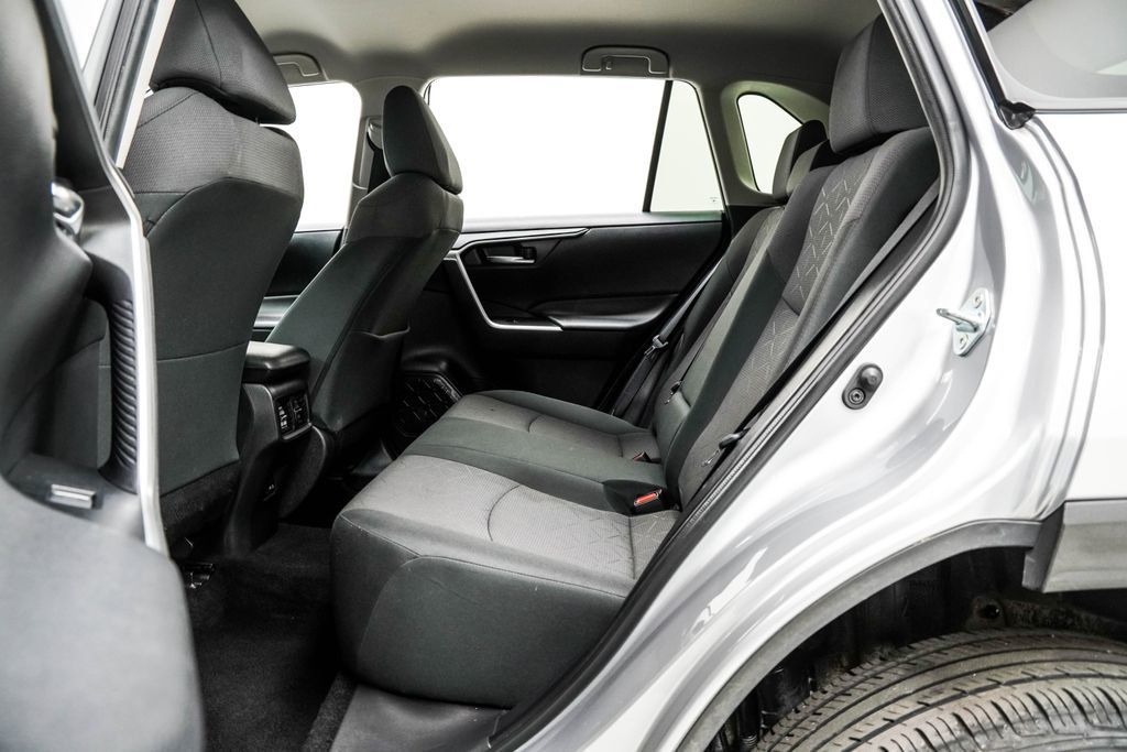 Toyota RAV4 photo 15